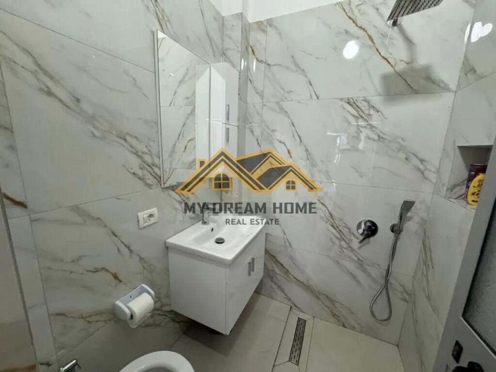 SHITET STUDIO LOFT STACIONI I PARE NE PLAZH VETEM 15M NGA DETI