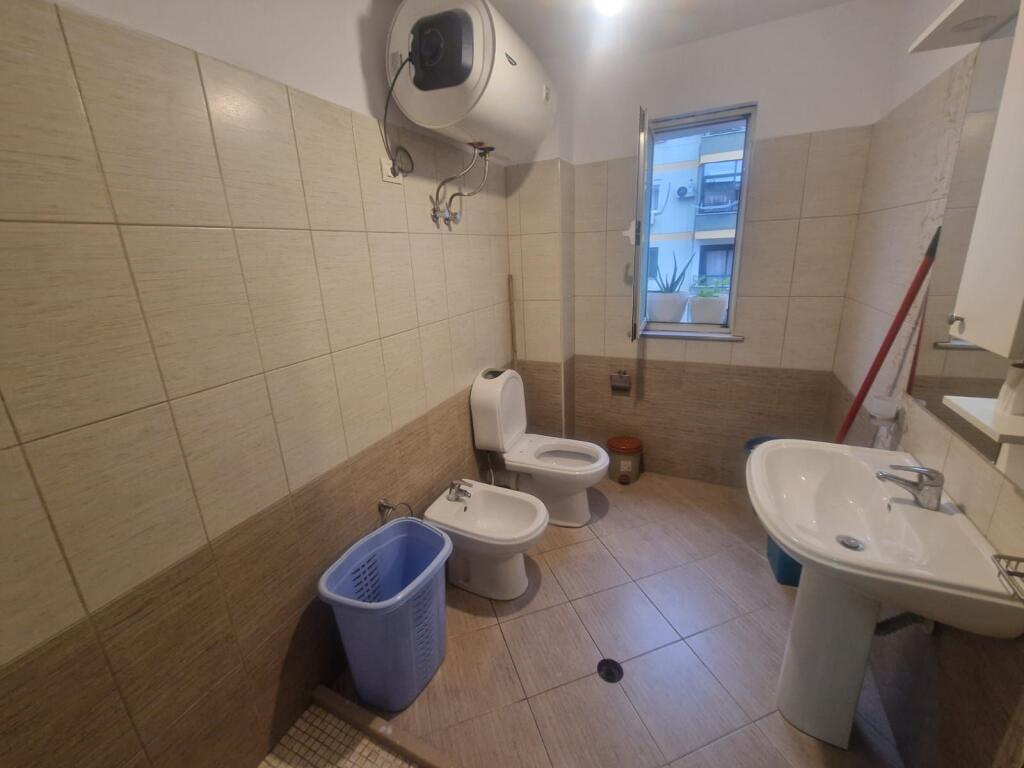 Jepet me qera apartament 1+1 te Zogu i Zi.