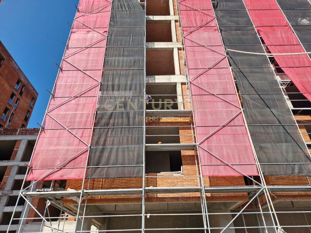 APPARTAMENTO 2+1+2 , IN VENDITA IN VIA SIRI KODRA 166.400 € Sup. Totale  104m2