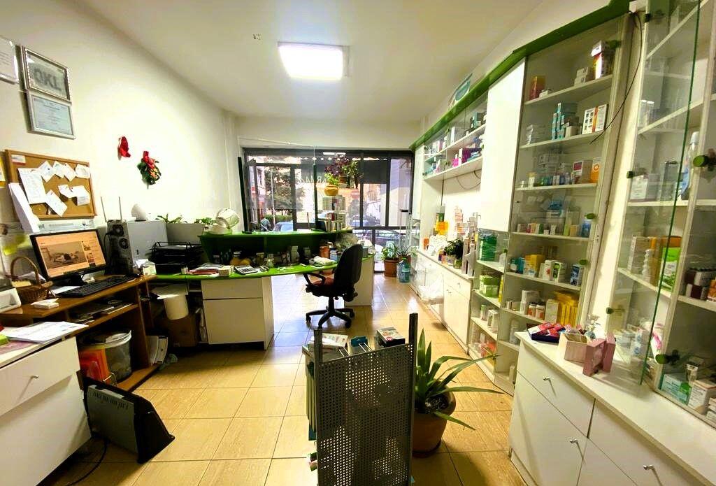 OCCASIONE!!! VASIL SHANTO VICINO A KESH VENDIAMO UNITA' COMMERCIALE