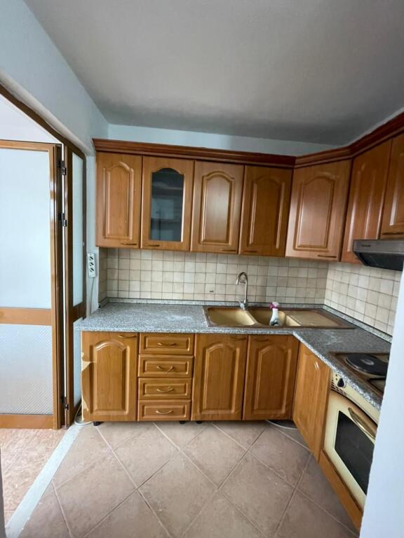 In vendita, Appartamento 1+1, Via Elbasan, Tirana