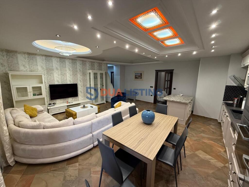 Qira apartament 3+1 me dy poste parkimi 📍Bulevardi Zogu I ‼️