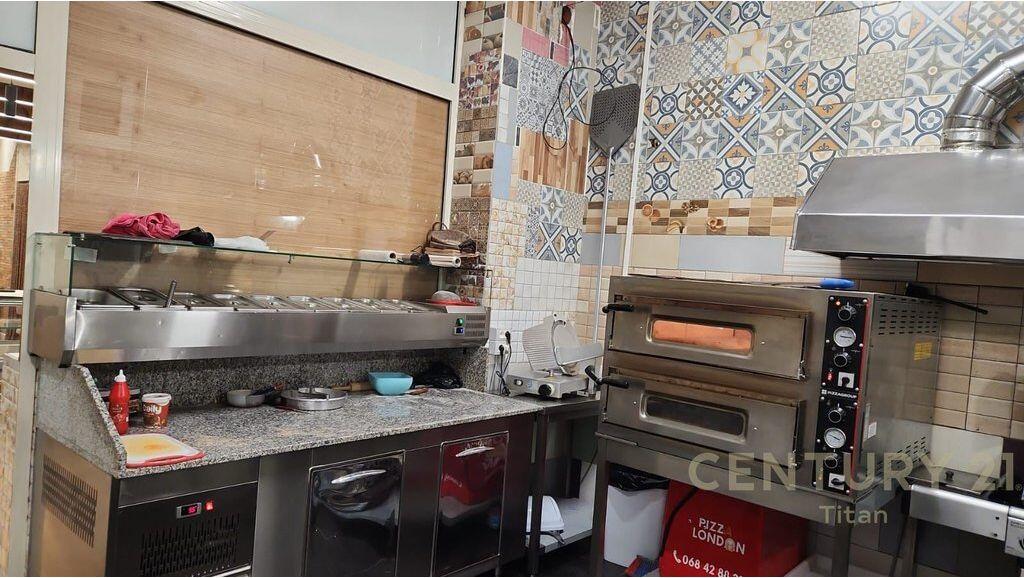 VENDESI ATTIVITÀ BAR CAFFÈ, CREPERIA, GRIGLIA E PIZZERIA IN FUNZIONE NEL CENTRO DI KAMEZ, TIRANA!! 33.000 €