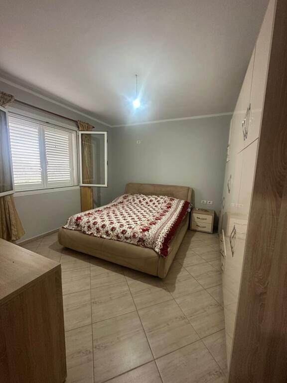 Vendesi in vendita a due piani a Babrru