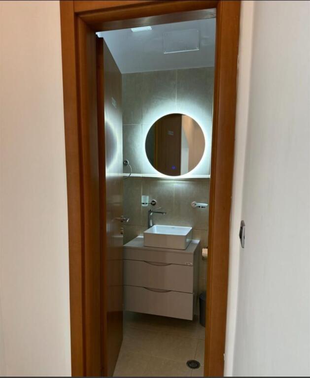 🏢 Jepet me Qira Ambient Biznesi – Mbi Bar Tribeka, Brigada 8