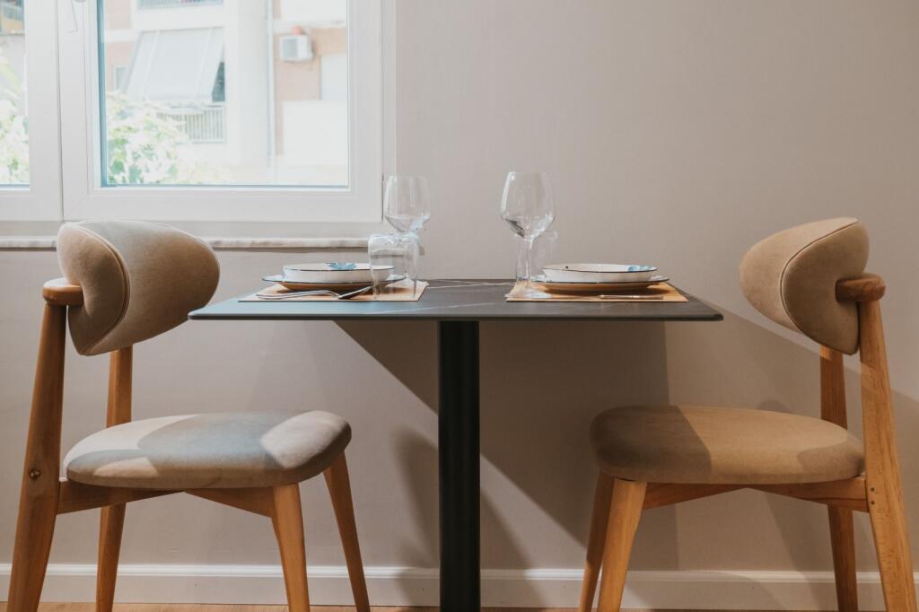 Jepen me qera dy garsoniere  me ambjent gatimi myslym shyri