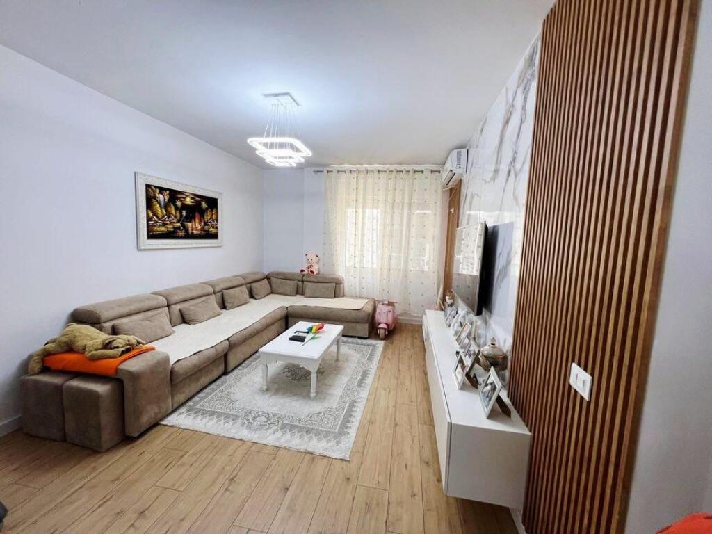 SUPER SUPER CMIM! 📣1450 euro/m2📣  📍Shkoze, Kompleksi Tom Doshi