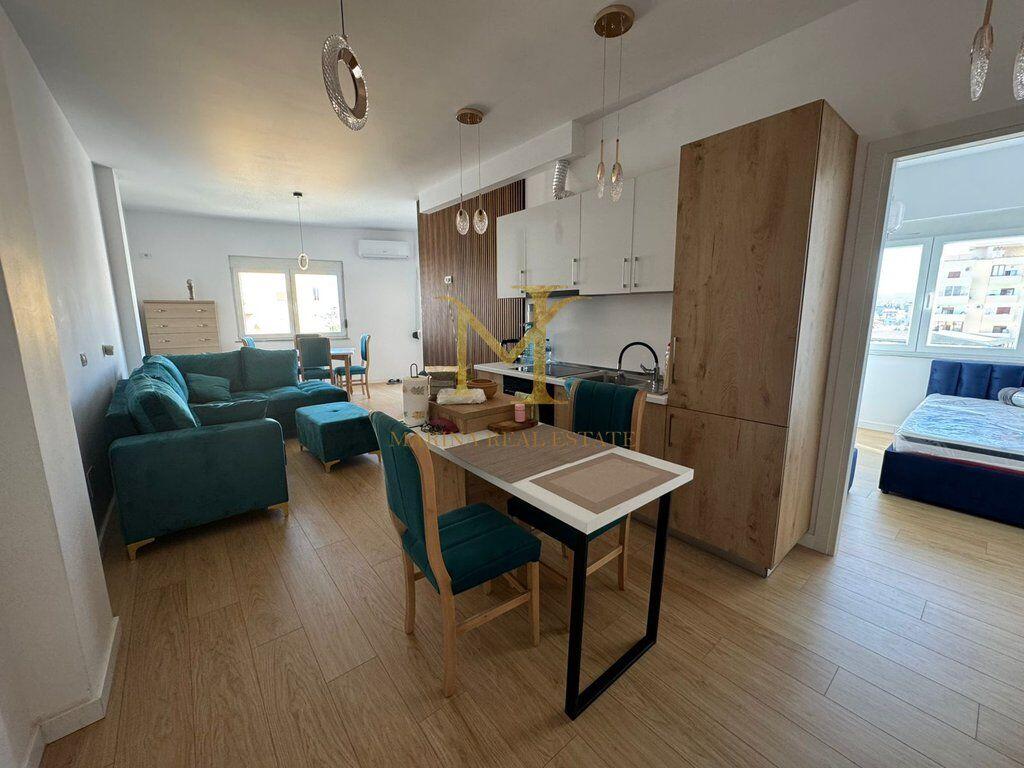 SHITET APARTAMENT 2+1 NE PLAZH HEKURUDHA DURRES!!