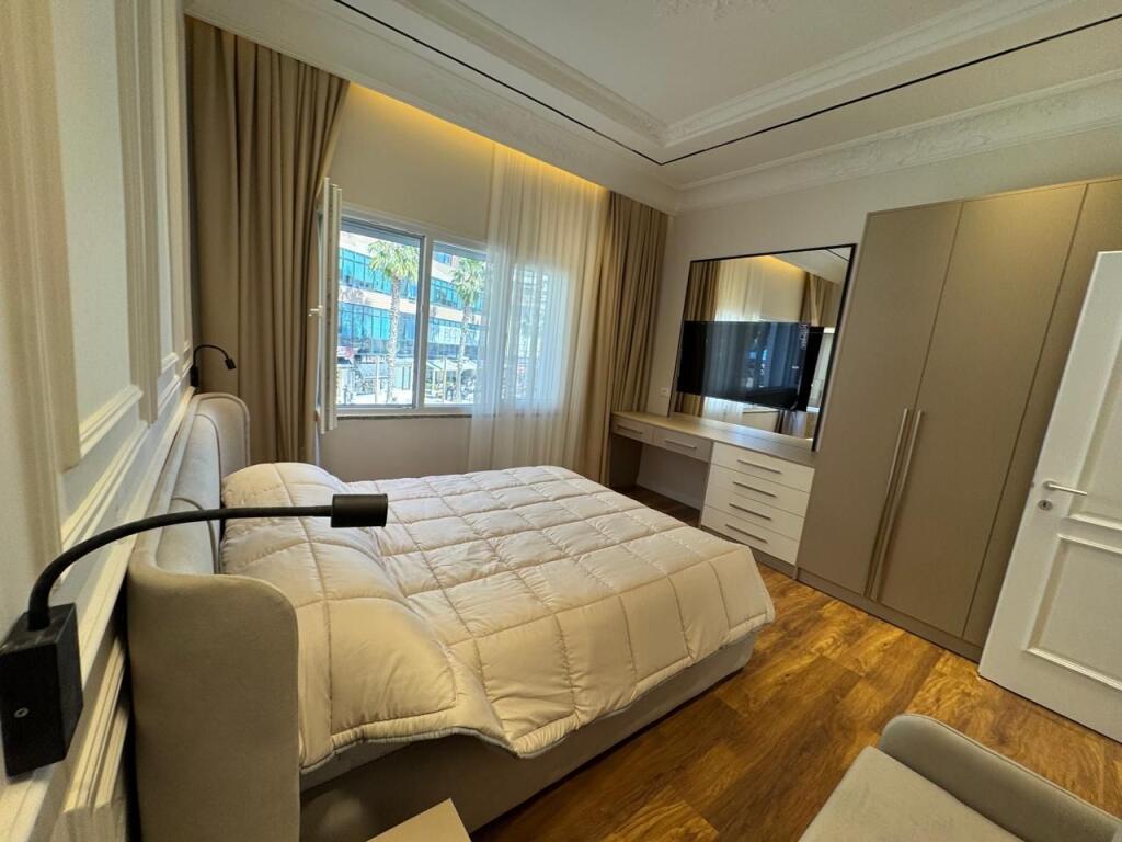Jepet me qira apartament luksoz 2+1 në qendër të Durrësit