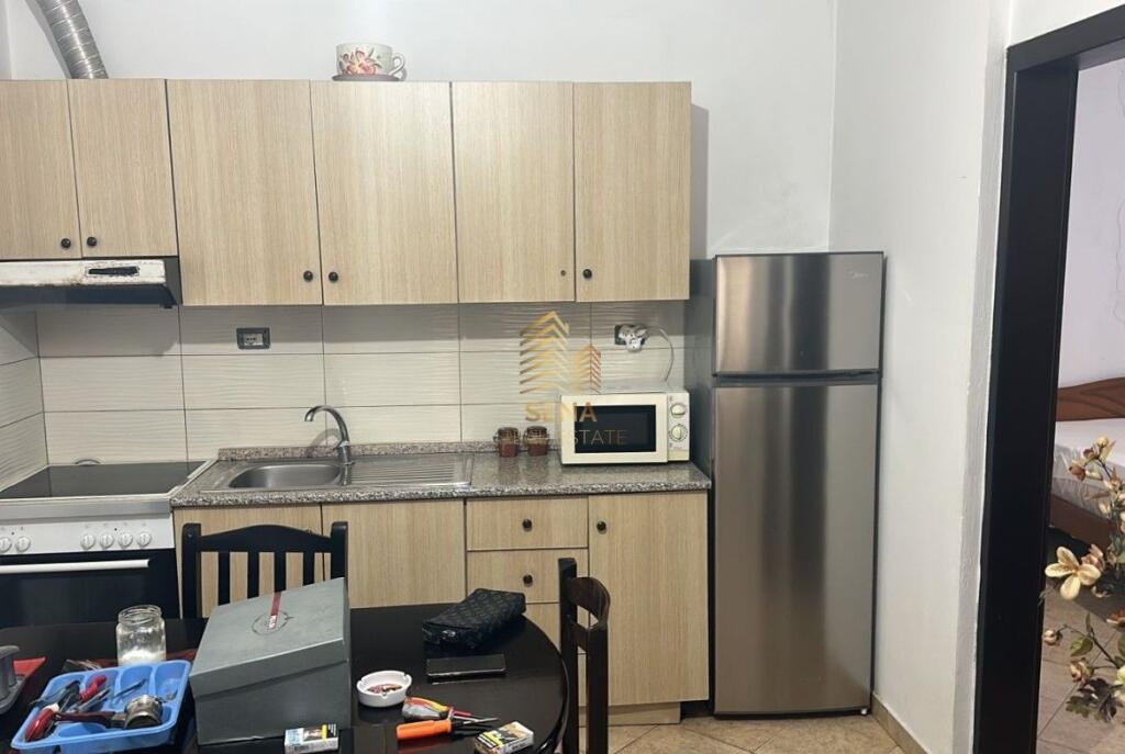 Qira, Hyrje Private 2+1, Ne fund te rruges 5 Maji, 350 Euro/muaj