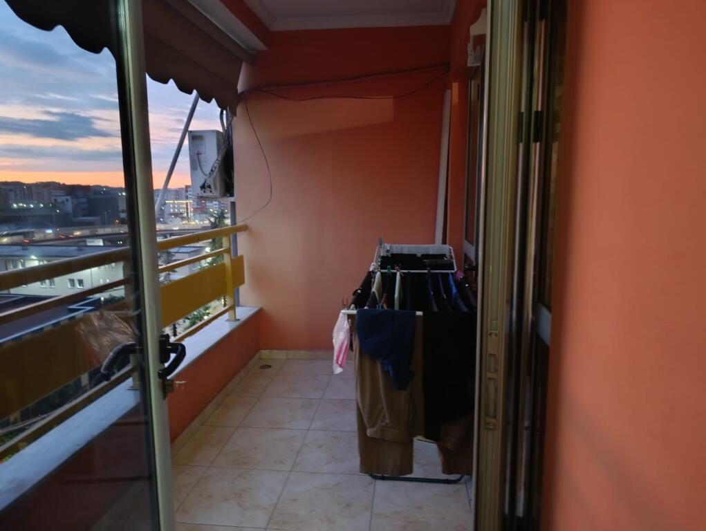 Apartment 2+1, Building with arrow!