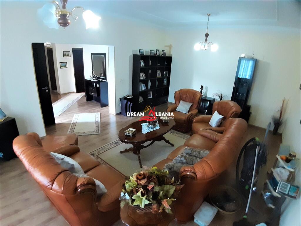 Villa con terreno in vendita nella zona di Don Bosco Tirana (ID 4151059)