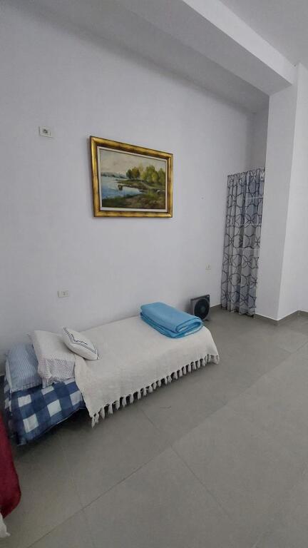Qera, Garsionere, Fresk , 300 euro/muaj