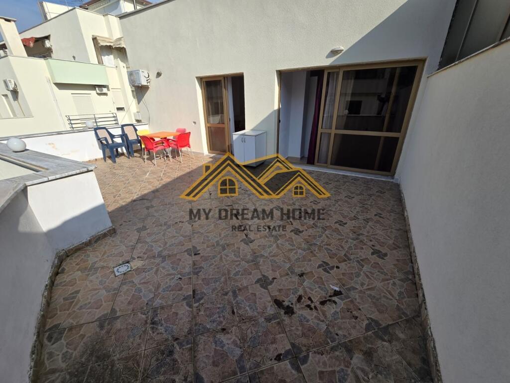 SHITET APARTAMENT 2+1 + GARAZHD NE GOLEM.