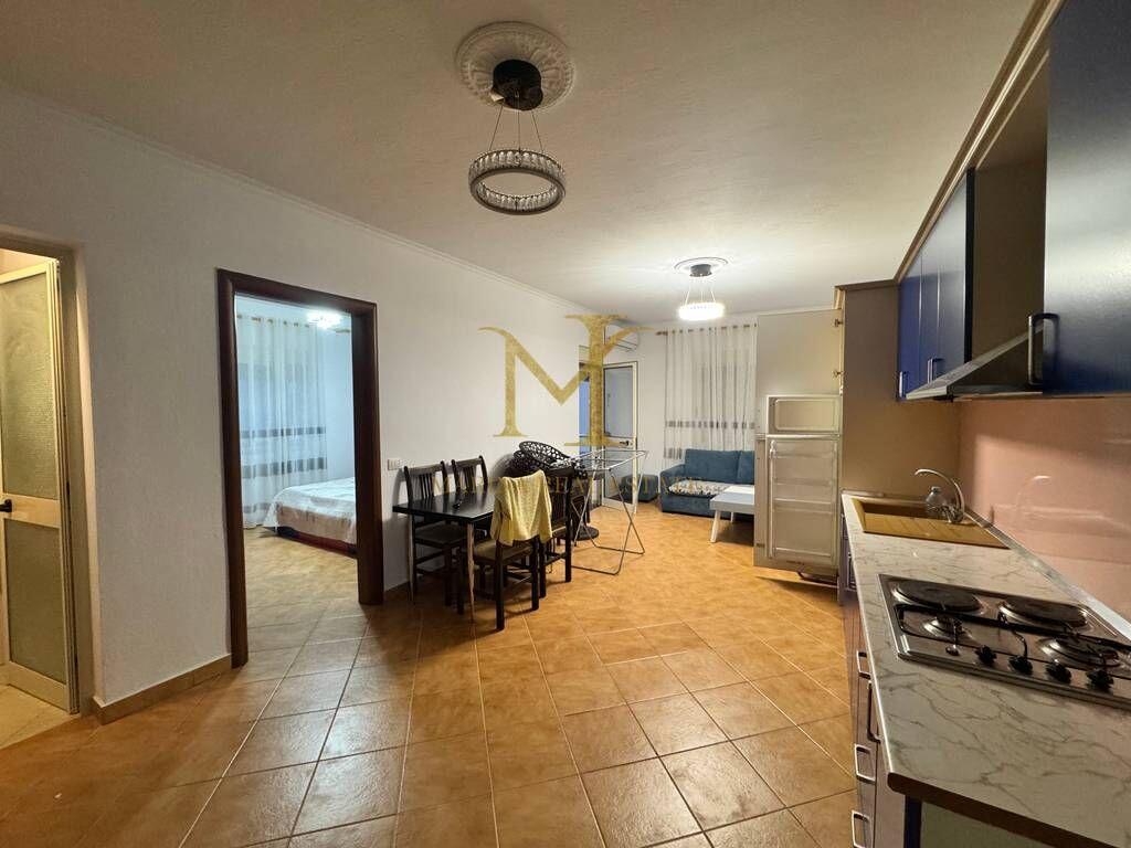 Shitet apartament 1+1 në Shkëmbin e Kavajës, Durrës