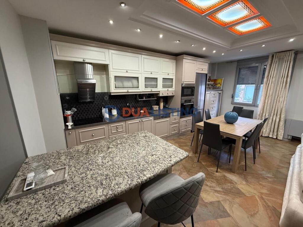 Qira apartament 3+1 me dy poste parkimi 📍Bulevardi Zogu I ‼️