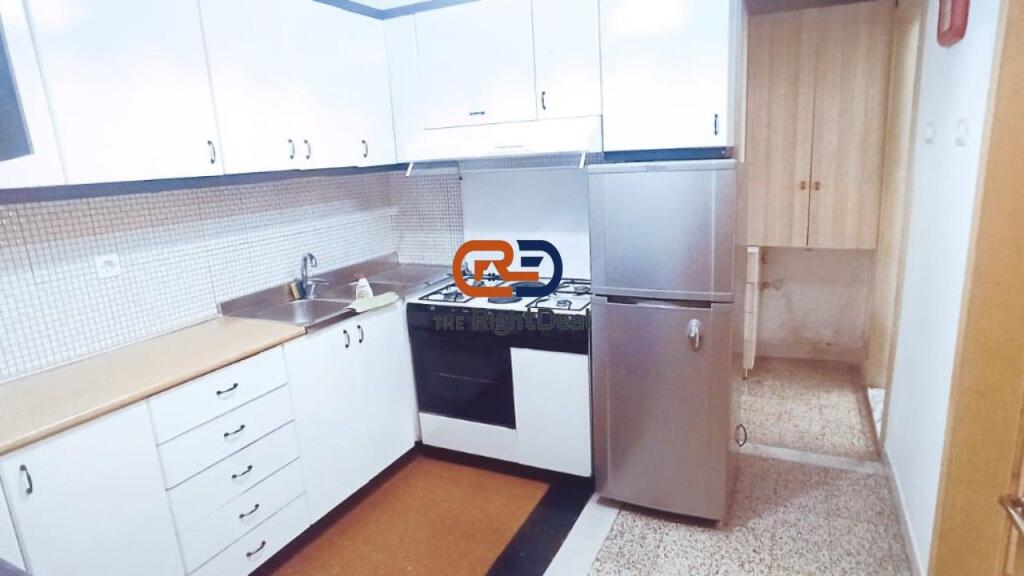 Tek Shallvaret, Shitet Apartament 2+1 Per Zyra!