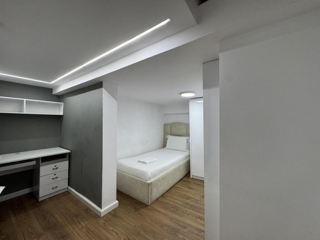 Appartamento duplex in vendita vicino a Petro Nini!
