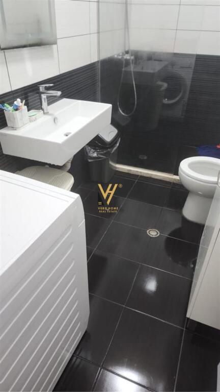 JEPET APARTAMENT 2+1+BLK ME QERA NE YZBERISHT 50.000 LEKE