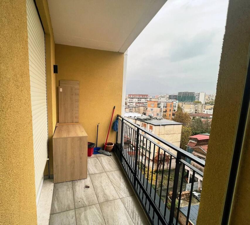JEPET ME QERA: APARTAMENT 1 +1/ zona : TREGU ELEKTRIK