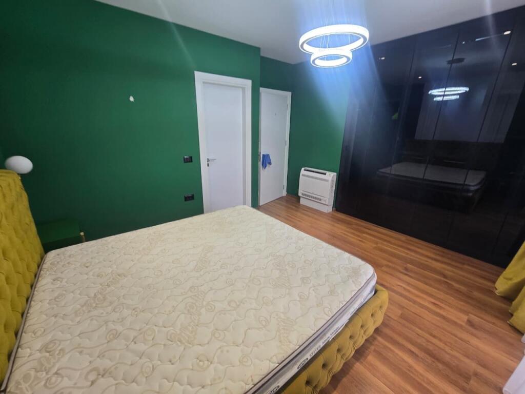 APARTAMENT 2+1+2+ POST PARKIMI | ME QIRA | LIQENI I FARKËS