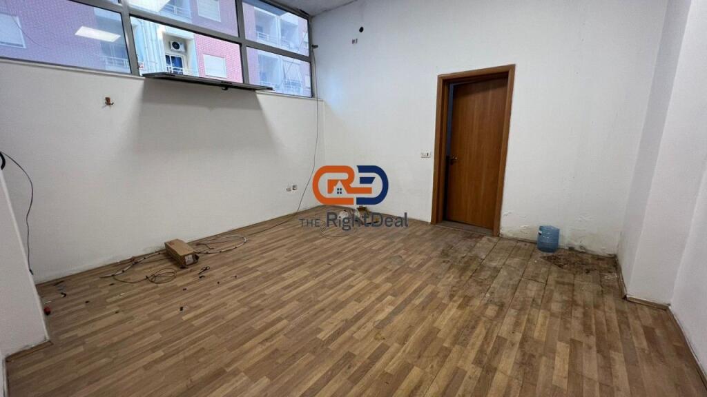 In Astir, Ideal Business Unit for Investment for Sale!!!