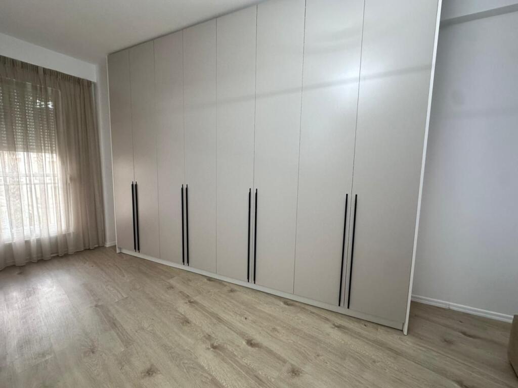 Apartament 2+1 me qira tek Komuna e Parisit