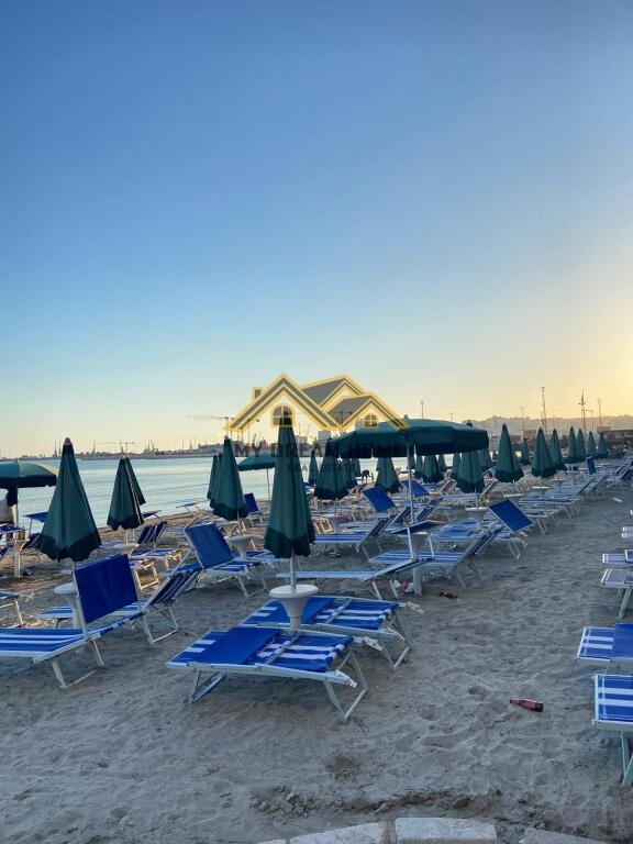 SHITET STUDIO LOFT STACIONI I PARE NE PLAZH VETEM 15M NGA DETI