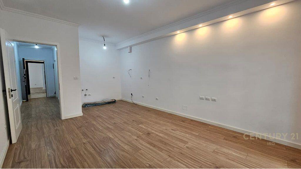 Apartament 2+1+2 per shitje tek Rruga e Bogdaneve