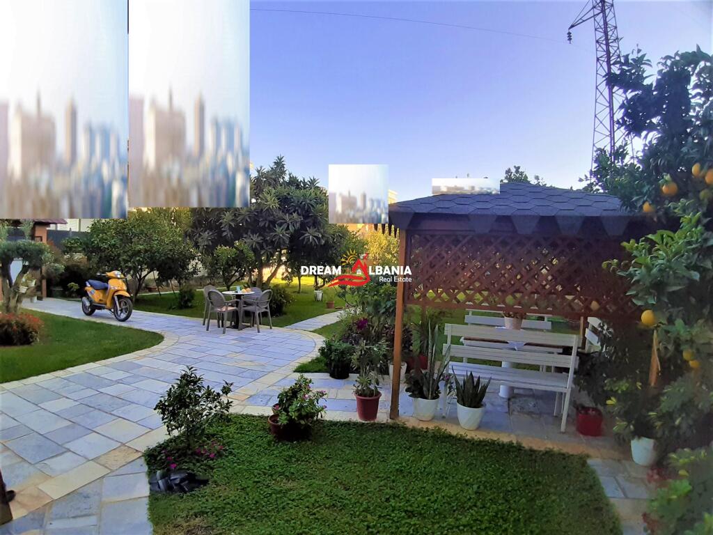 Villa con terreno in vendita nella zona di Don Bosco Tirana (ID 4151059)