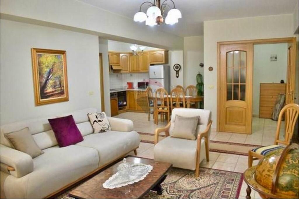 APARTAMENT 2+1 PËR QIRA NE BLLOK !