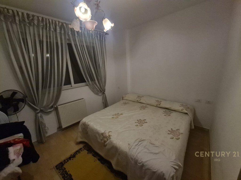 AFFITTASI APPARTAMENTO 1+1 NEL COMUNE DI PARIGI