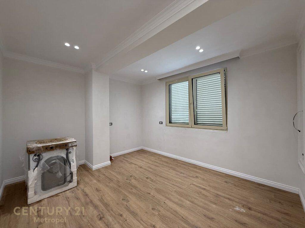 SHES APARTAMENT 1+1 ME VERANDE-KOMPLEKSI FRATARI! 140,000 €