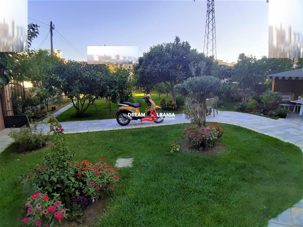 Villa con terreno in vendita nella zona di Don Bosco Tirana (ID 4151059)