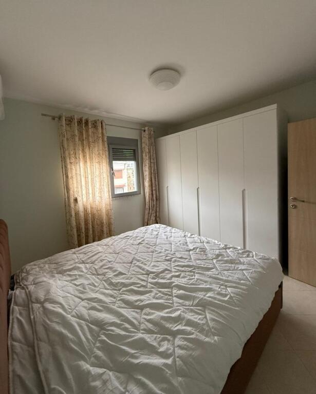 Shitet apartament 1+1 në zonën e Oxhakut 125,000 €