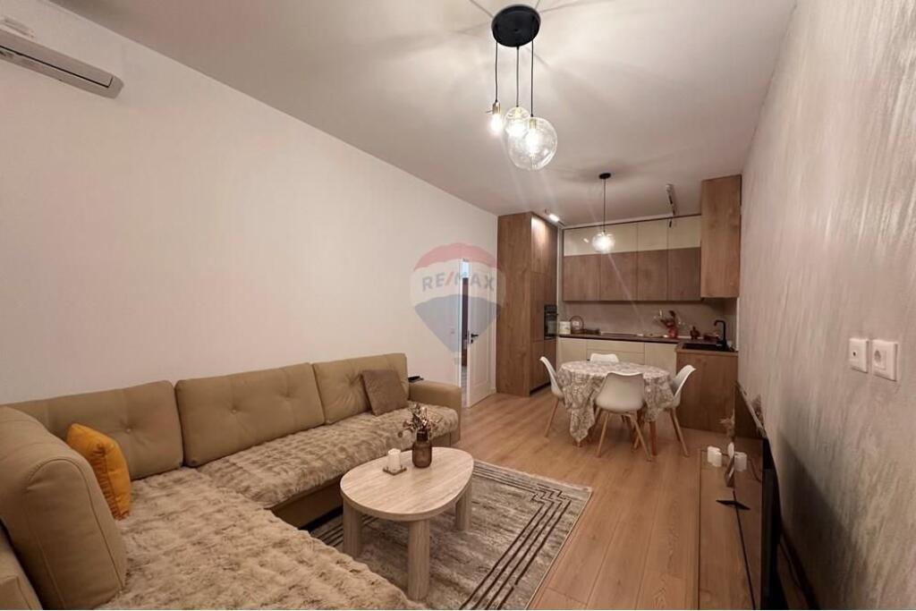 Jepet me qira apartament 2+1 në Qëndër