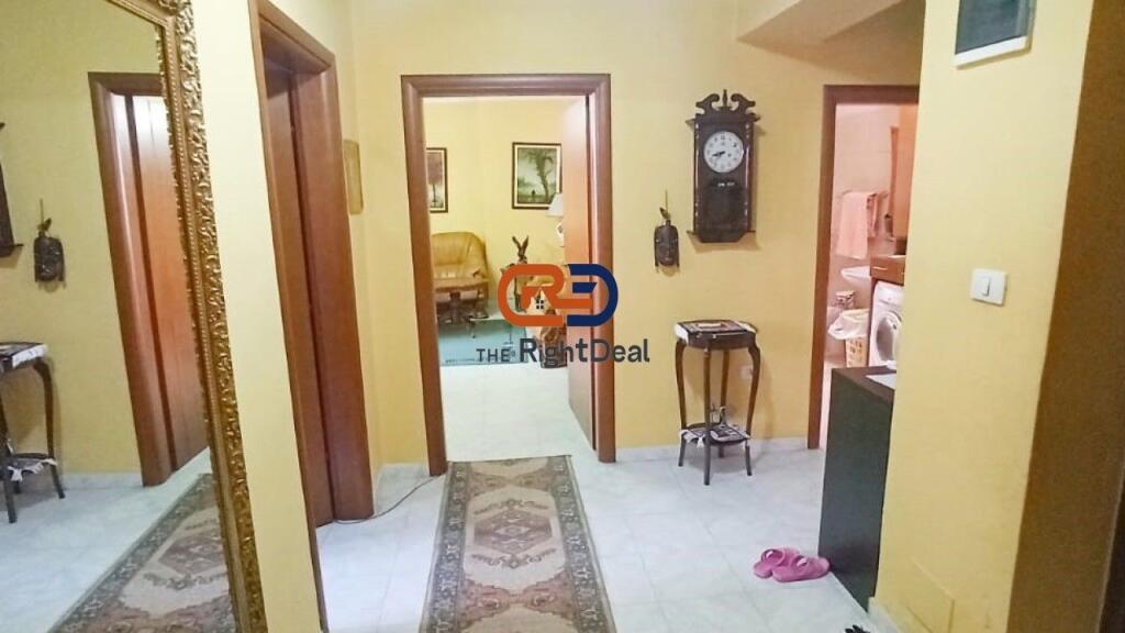 Tek Myslym Shyri, Shitet Apartament 2+1 Per Investim !!