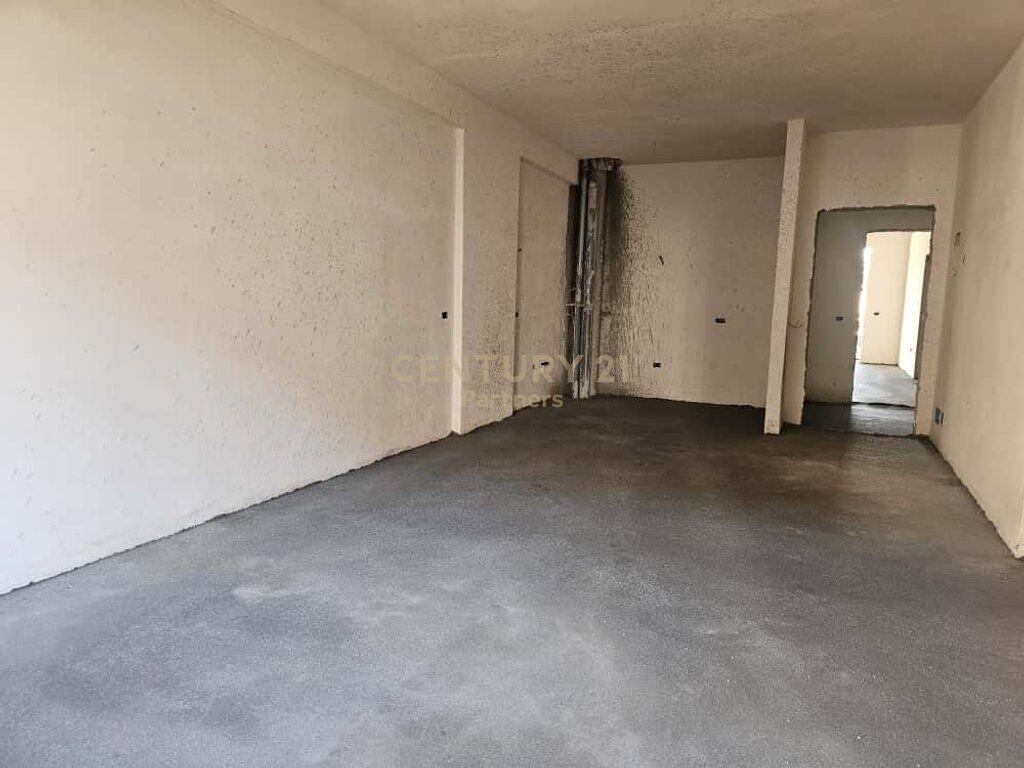 Shesim 2+2+2ballkone Tirana RiverSide Residence rruga JAVER MALO,Tiranë!