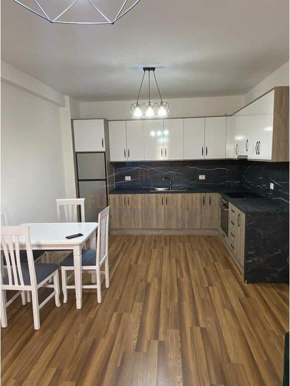 Shitet , Apartament 1+1 Unaza e re , Tirane