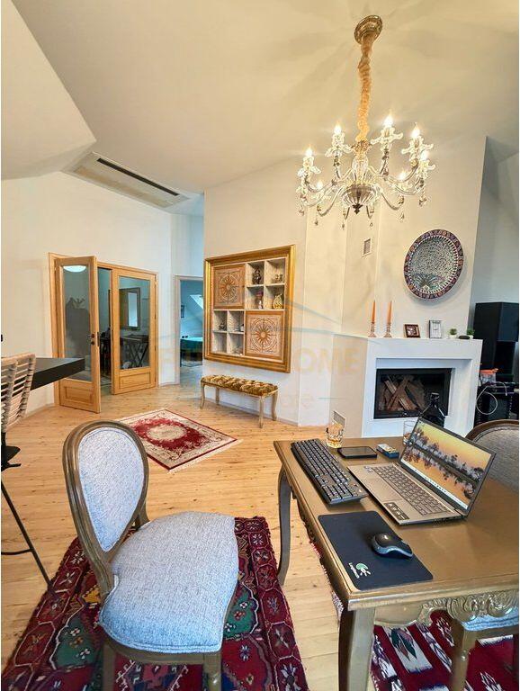 Shitet Apartament 2+1+2 , Komuna e Parisit