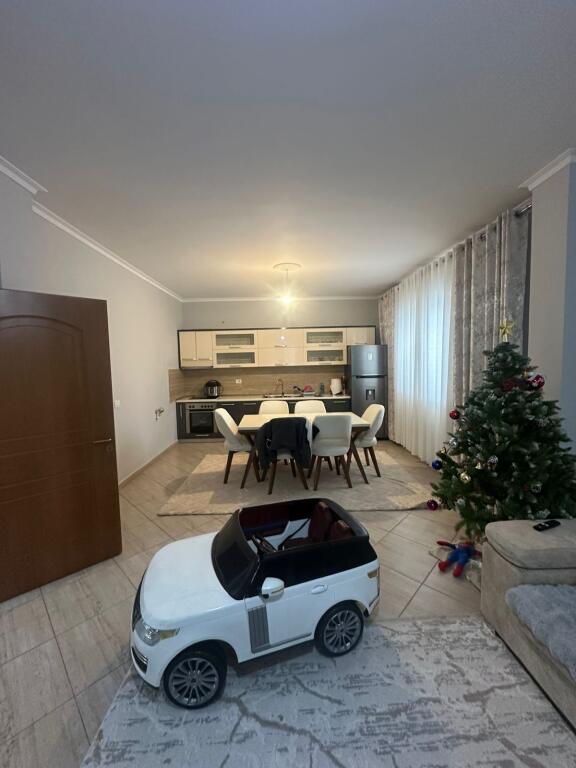 Vendesi in vendita a due piani a Babrru