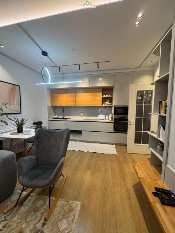 Apartament Me Qera 2+1 Tek Zogu I Zi (ID B2201613) Tirane