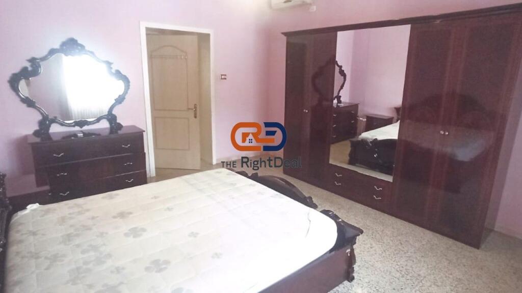 Tek Shallvaret, Shitet Apartament 2+1 Per Zyra!