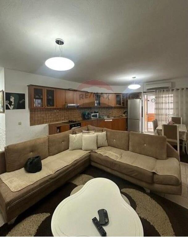 Apartament - Për Shitje - Pallatet Arabe, Tiranë ID: 530261060-1929