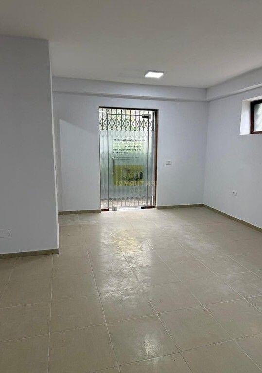 Affittasi negozio di 90 m² presso il Giardino Botanico, Tirana