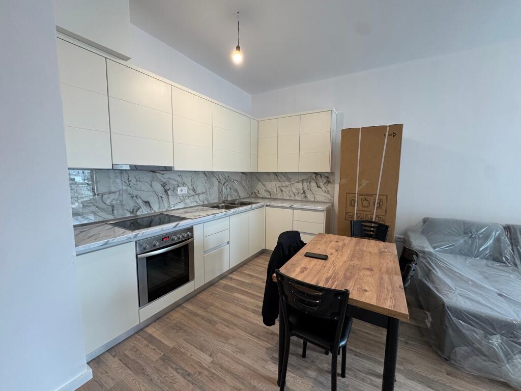 Apartament 1+1 me qera tek Fusha e Aviacionit!