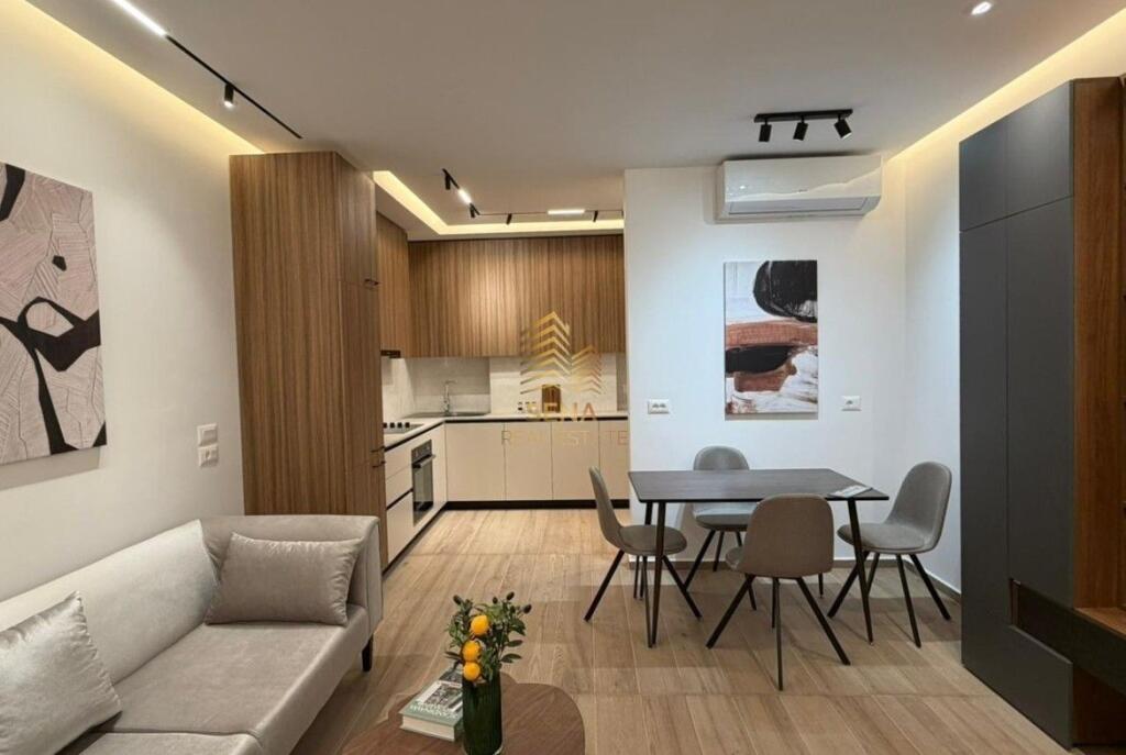 Qira, Apartament 1+1+blk, Zogu I zi – prane Ring Center, 75,000 Lek/muaj
