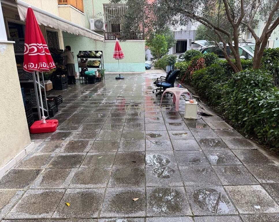 Affittasi negozio di 90 m² presso il Giardino Botanico, Tirana