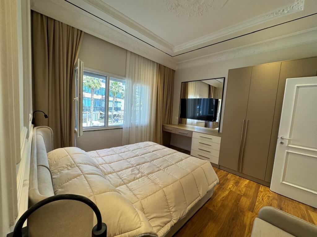 Jepet me qira apartament luksoz 2+1 në qendër të Durrësit
