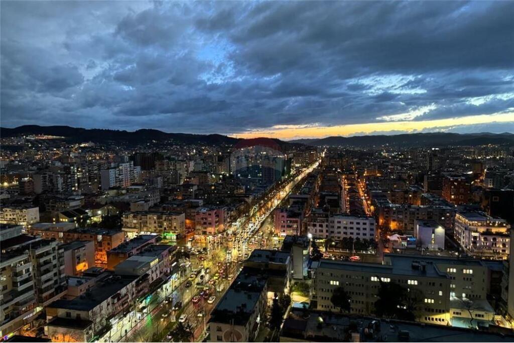 Ufficio in affitto presso Tirana Garden Building